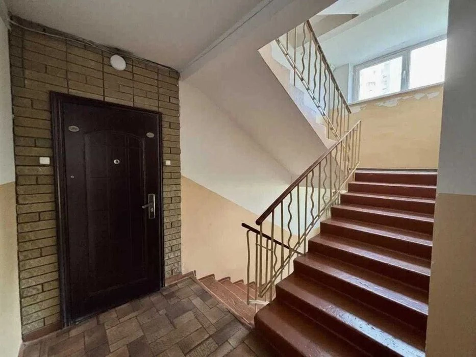 Продам 3-комн. квартиру с евро ремонтом Победа-5 пр. Героев,