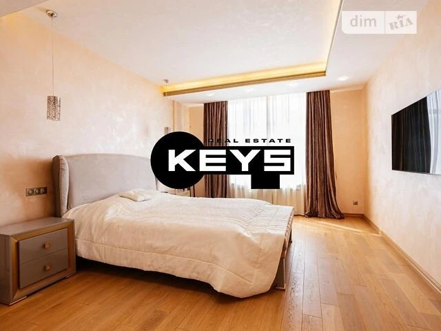 Продаж 4к квартири 175 кв. м на вул. Андрія Верхогляда 9 • I