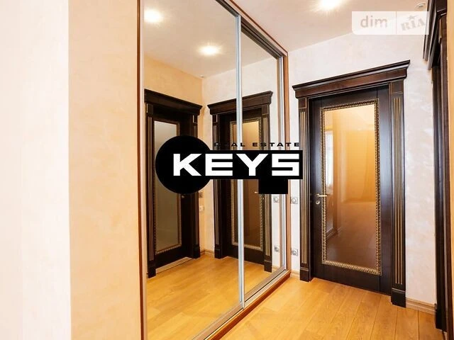Продаж 4к квартири 175 кв. м на вул. Андрія Верхогляда 9 • I