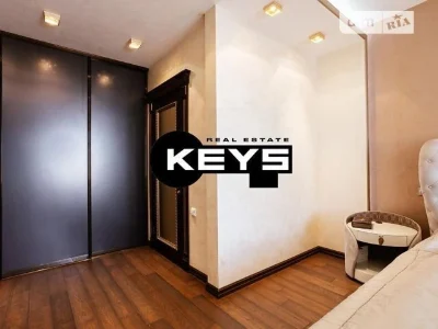 Продаж 4к квартири 175 кв. м на вул. Андрія Верхогляда 9 • I