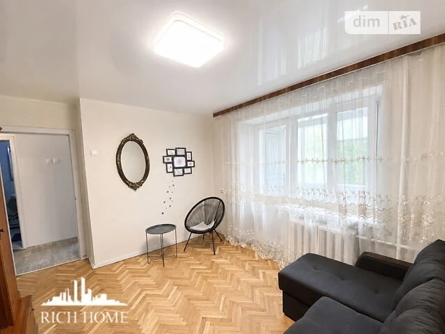 Продаж 2к квартири 41.5 кв. м на просп. Любомира Гузара 14А