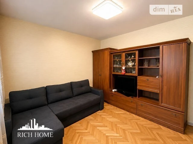 Продаж 2к квартири 41.5 кв. м на просп. Любомира Гузара 14А