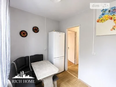 Продаж 2к квартири 41.5 кв. м на просп. Любомира Гузара 14А