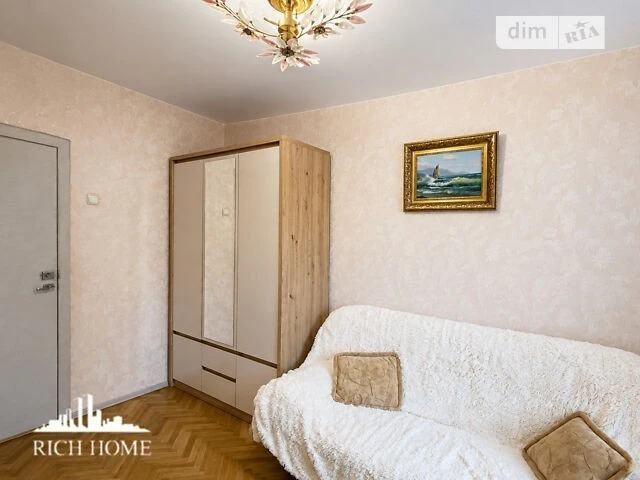 Продаж 2к квартири 41.5 кв. м на просп. Любомира Гузара 14А
