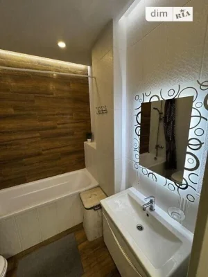Продаж 2к квартири 45 кв. м на вул. Регенераторна 4 • ID 347