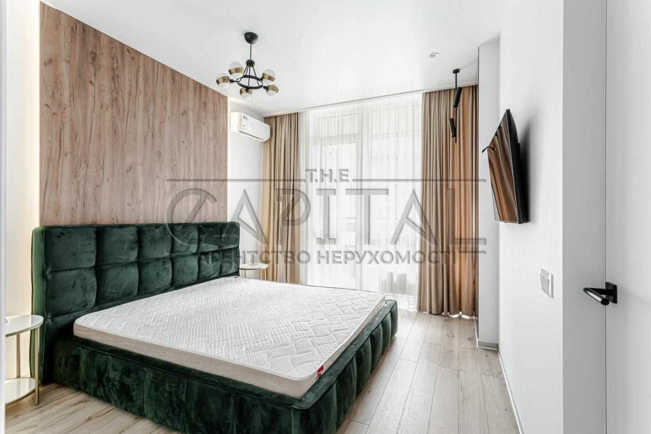 Продаж 3к квартири 81 кв. м на вул. Предславинська 57 • ID 3