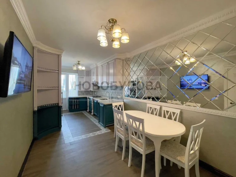 Продам 2х кімнатну квартиру в центрі міста пров.Інститутськи