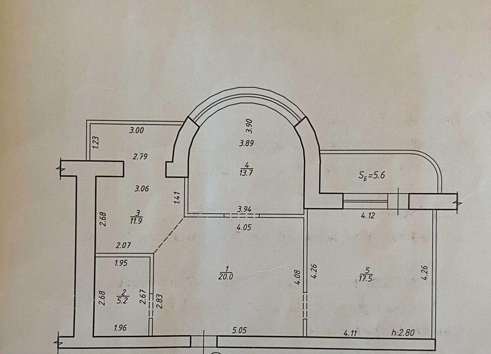 продам 2 х кімнатну в центрі міста на Користильова(колишня Г