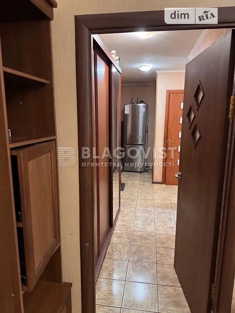 Продаж 2к квартири 46 кв. м на вул. Коновальця Євгена 15 • I