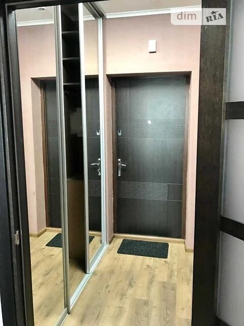 Продаж 1к квартири 37.2 кв. м на вул. Петра Калнишевського 6
