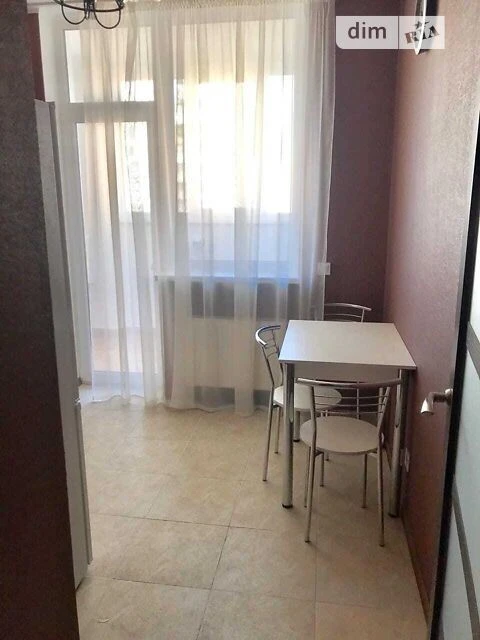 Продаж 1к квартири 37.2 кв. м на вул. Петра Калнишевського 6
