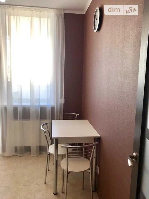 Продаж 1к квартири 37.2 кв. м на вул. Петра Калнишевського 6