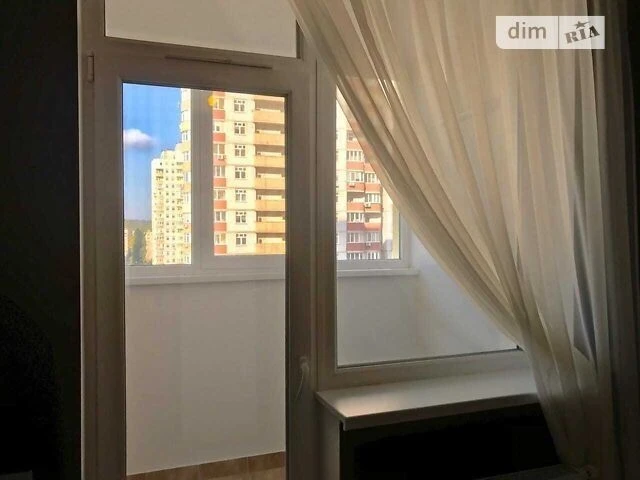 Продаж 1к квартири 37.2 кв. м на вул. Петра Калнишевського 6