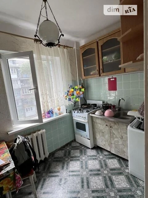 Продаж 1к квартири 30.8 кв. м на вул. Івана Дзюби 6, кв. 68