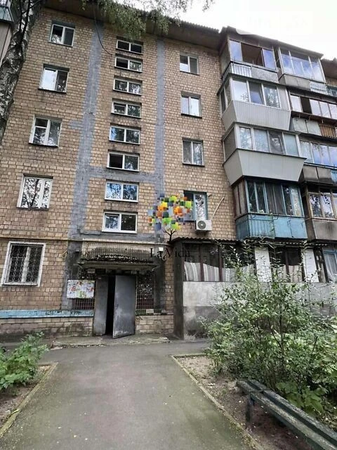 Продаж 1к квартири 30.8 кв. м на вул. Івана Дзюби 6, кв. 68