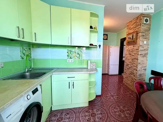 Продаж 2к квартири 55 кв. м на вул. Миколи Закревського 13 •