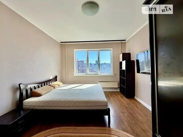 Продаж 2к квартири 55 кв. м на вул. Миколи Закревського 13 •