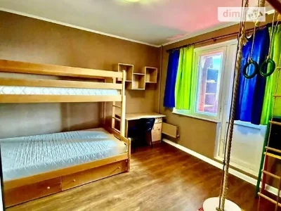 Продаж 2к квартири 55 кв. м на вул. Миколи Закревського 13 •