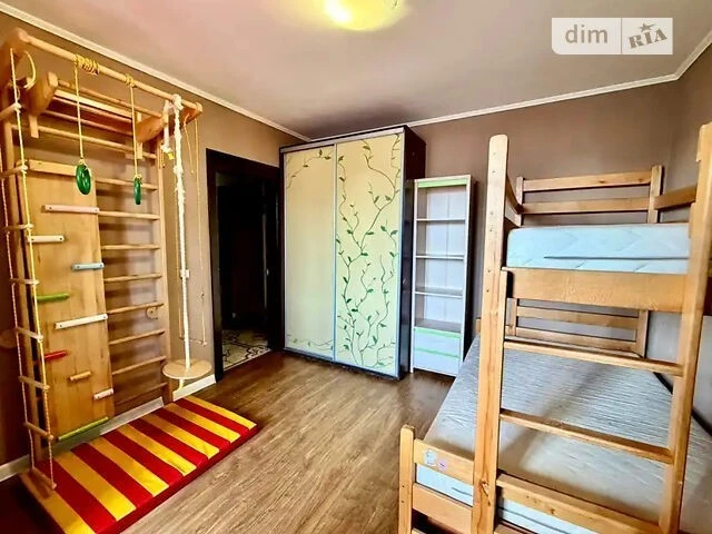 Продаж 2к квартири 55 кв. м на вул. Миколи Закревського 13 •