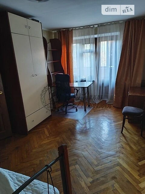 Продаж 2к квартири 43 кв. м на просп. Любомира Гузара 30/28