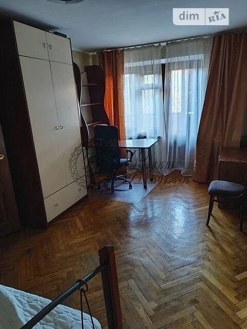 Продаж 2к квартири 43 кв. м на просп. Любомира Гузара 30/28