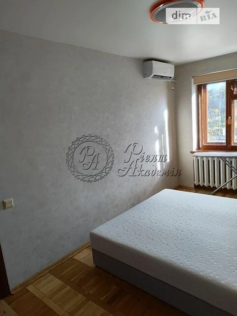 Продаж 2к квартири 43 кв. м на просп. Любомира Гузара 30/28
