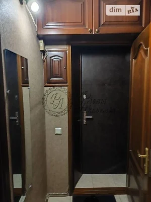 Продаж 2к квартири 43 кв. м на просп. Любомира Гузара 30/28