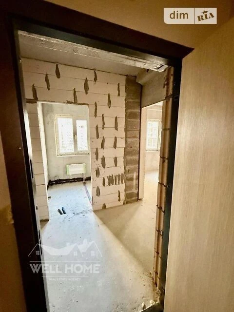 Продаж 1к квартири 29.11 кв. м на вул. Михайла Максимовича 2