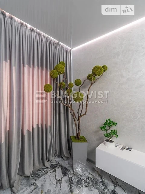 Продаж 3к квартири 112 кв. м на вул. Михайла Максимовича 3Г
