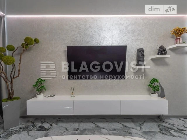 Продаж 3к квартири 112 кв. м на вул. Михайла Максимовича 3Г