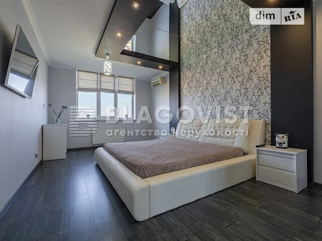 Продаж 3к квартири 112 кв. м на вул. Михайла Максимовича 3Г