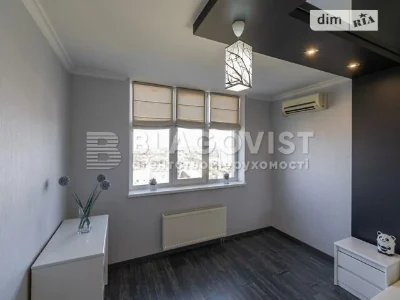 Продаж 3к квартири 112 кв. м на вул. Михайла Максимовича 3Г