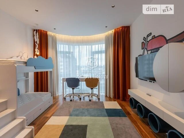 Продаж 3к квартири 155 кв. м на вул. Буслівська 12 • ID 3479