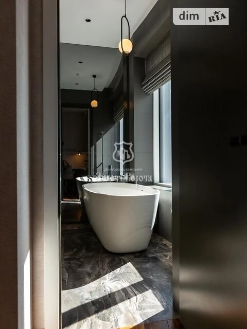 Продаж 3к квартири 155 кв. м на вул. Буслівська 12 • ID 3479