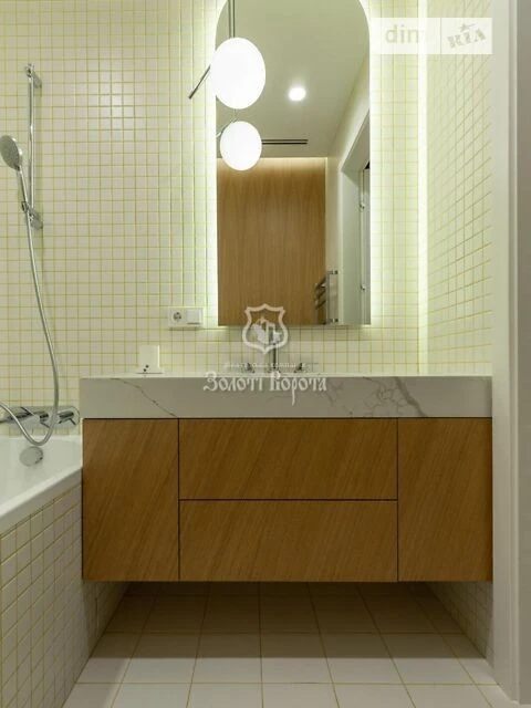 Продаж 3к квартири 155 кв. м на вул. Буслівська 12 • ID 3479