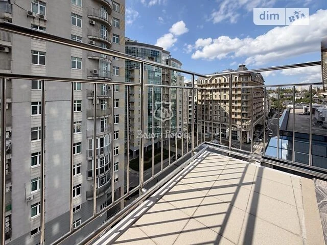 Продаж 3к квартири 155 кв. м на вул. Буслівська 12 • ID 3479