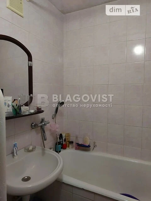 Продаж 2к квартири 50.4 кв. м на вул. Романа Ратушного 35А •