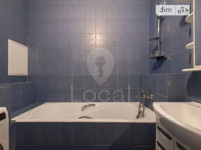 Продаж 2к квартири 73.7 кв. м на бул. Верховної Ради 21Б • I