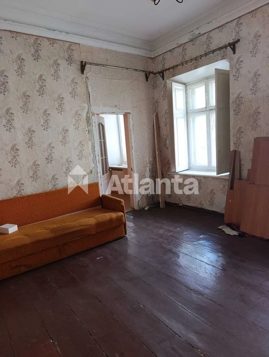 4-кімнатна 80,4 м² біля Херсонського скверу: 1 поверх, під р