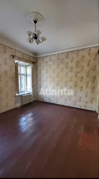4-кімнатна 80,4 м² біля Херсонського скверу: 1 поверх, під р