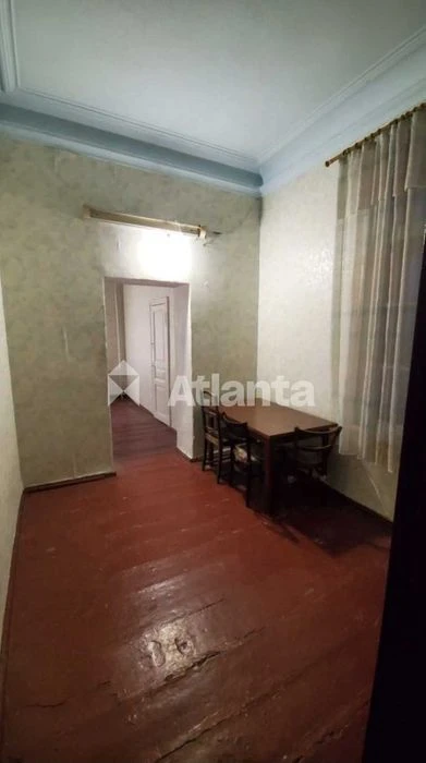 4-кімнатна 80,4 м² біля Херсонського скверу: 1 поверх, під р