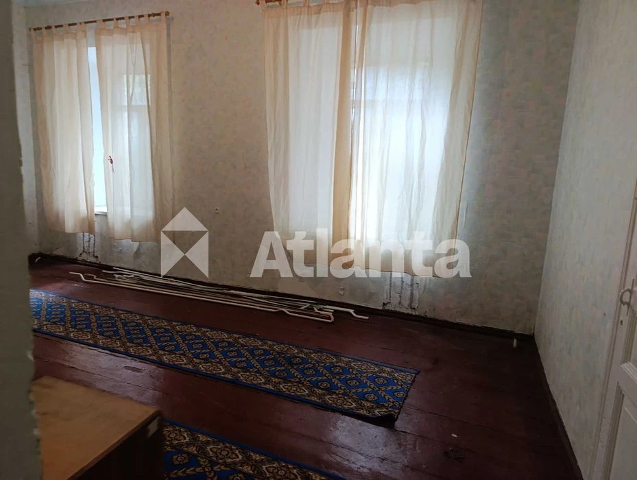 4-кімнатна 80,4 м² біля Херсонського скверу: 1 поверх, під р