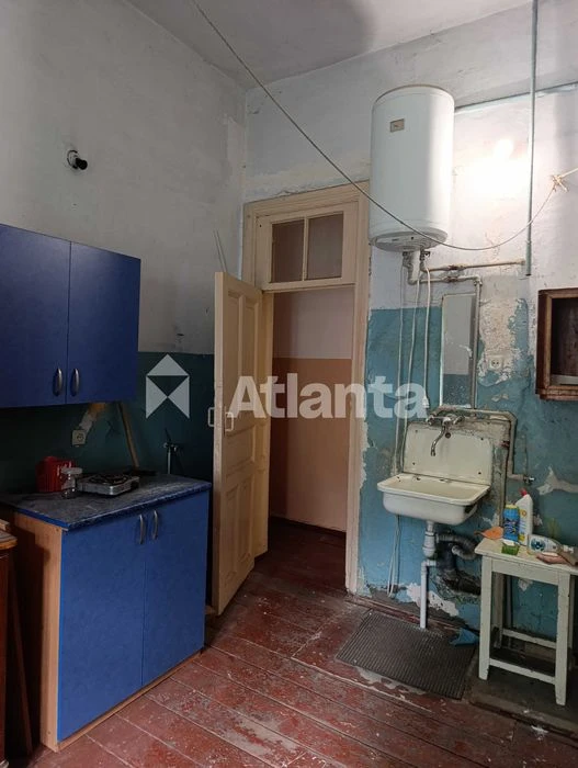 4-кімнатна 80,4 м² біля Херсонського скверу: 1 поверх, під р