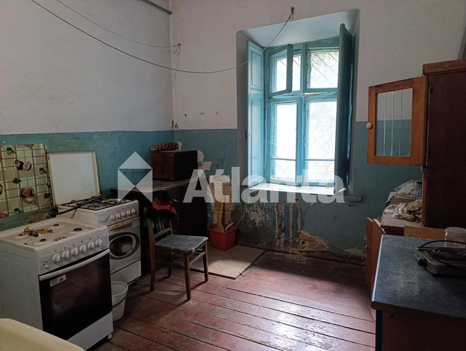 4-кімнатна 80,4 м² біля Херсонського скверу: 1 поверх, під р