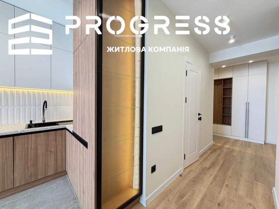 Продаж дизайнерської 2-кімнатної квартири з функціоналом 3-к