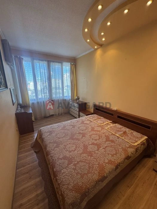 109 м² у самому центрі! 3 кімнати + кабінет + гардеробн
