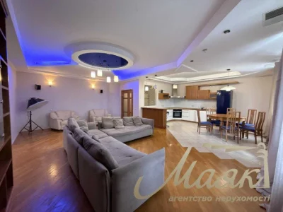 Продаж 3-кімнатної квартири 140 м2 Печерськ, Драгомирова, Ве