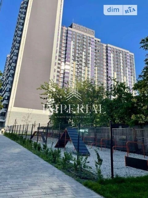 Продаж 3к квартири 99 кв. м на просп. Повітряних Сил 56 • ID