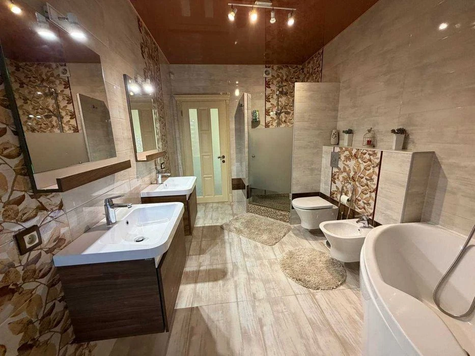 Продам великий сімейний D будинок 170 м² евроремонт | меблі