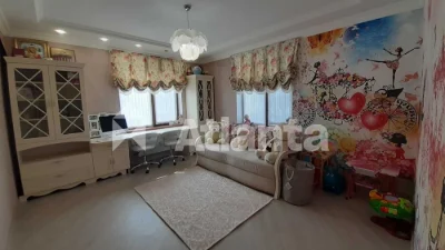 У продажу розкішний 2-поверховий будинок в районі Вузовськог